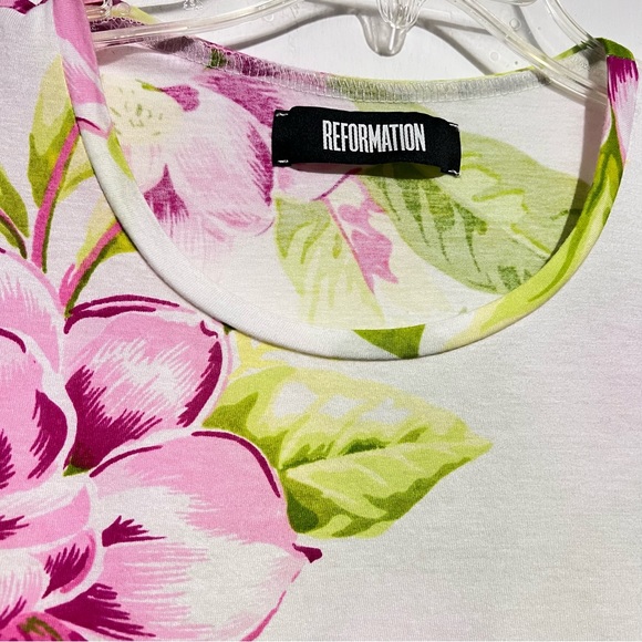Reformation floral top size XS T shirt Tunic: : Box E-02: - Picture 2 of 6